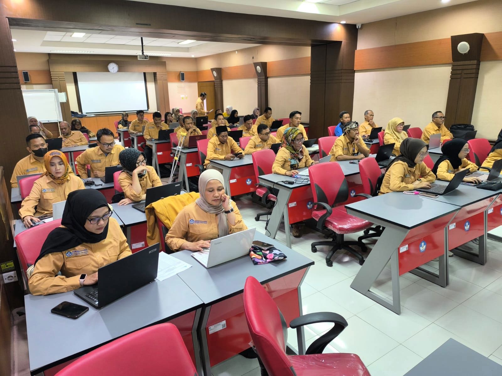 Workshop Pengelolaan Arsip Dinamis Perkuat Kompetensi Pengelola Arsip di BBGTK Jabar