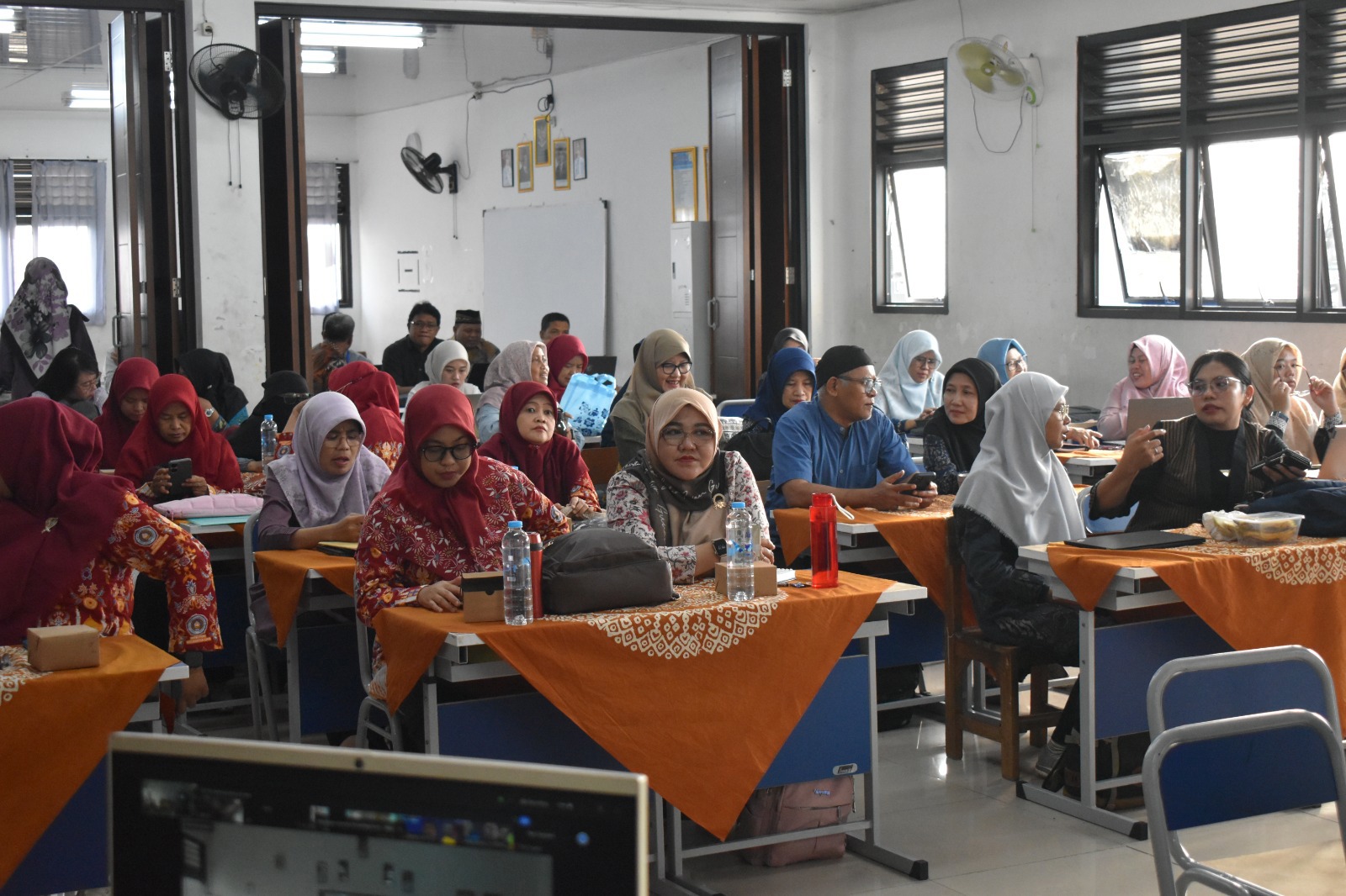 Pelatihan Pembelajaran Mendalam dan Koding Kecerdasan Artifisial Berbasis Kelompok Kerja di Jawa Barat Resmi Dibuka