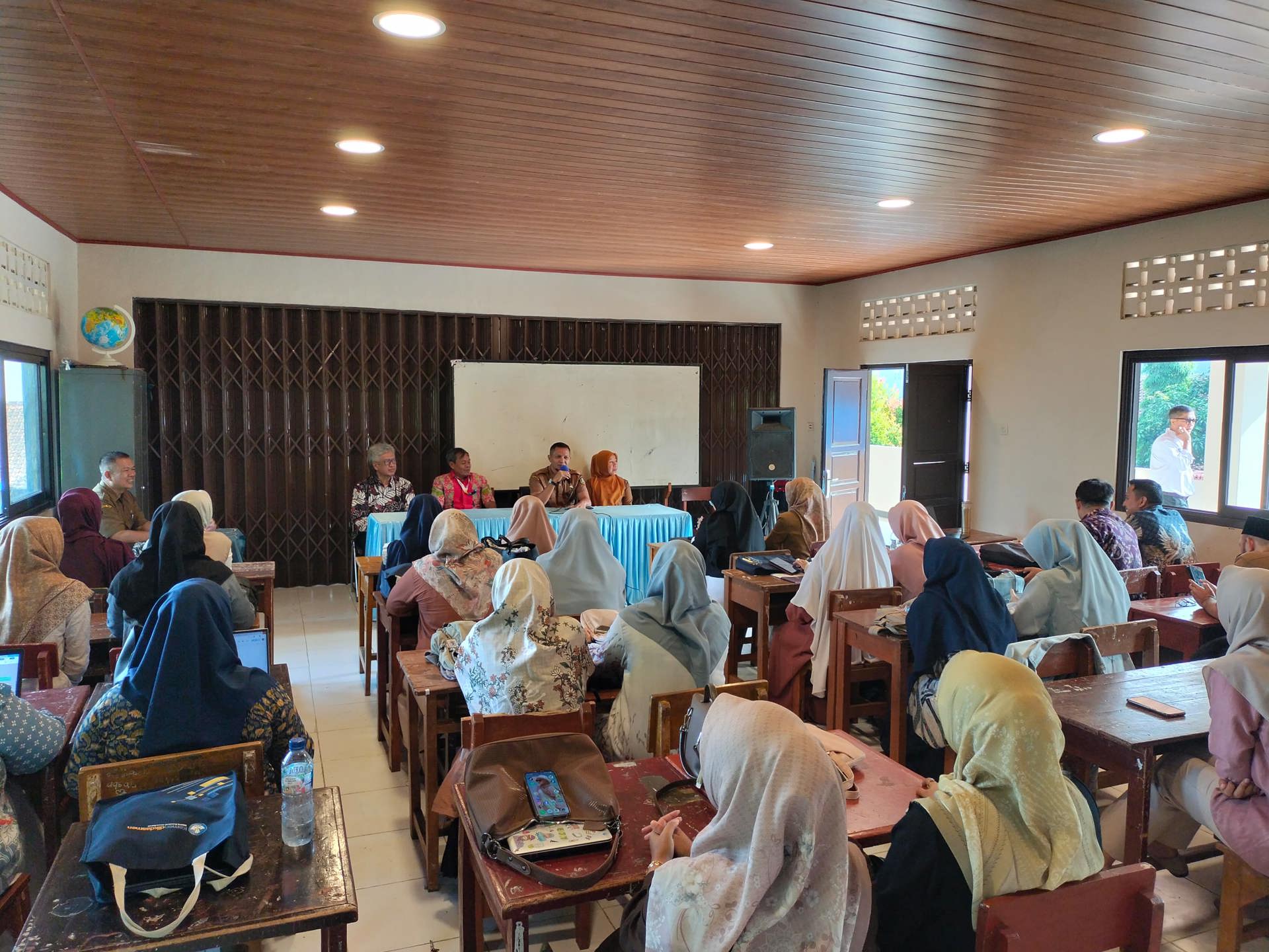 Perkuat Implementasi PKGSD-MBI, Kepala BBGTK Jabar Supervisi OJT di Sukabumi