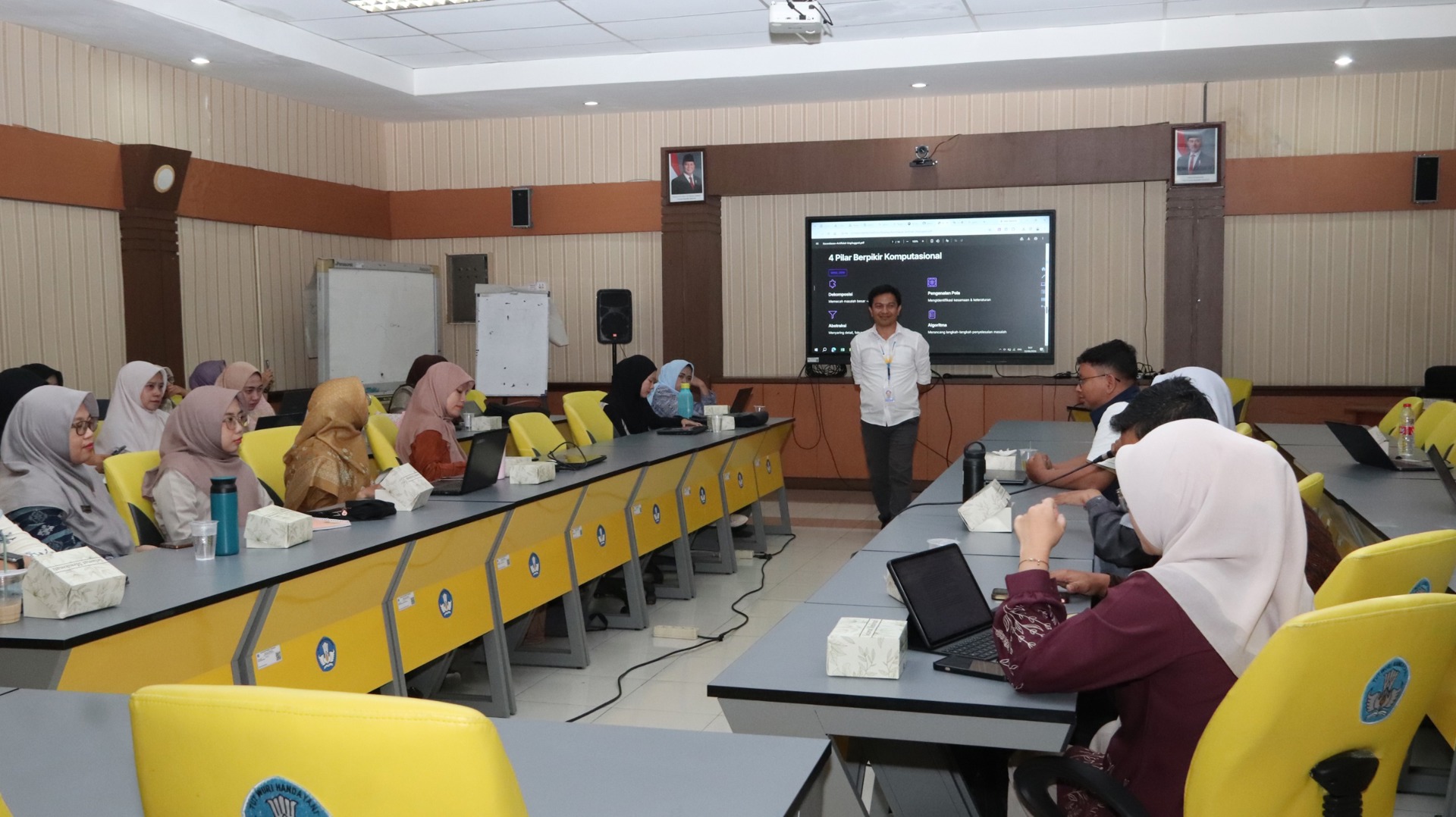 Pojok Teknologi Pembelajaran Batch 2 Kenalkan Konsep Unplugged AI bagi Guru di Jawa Barat