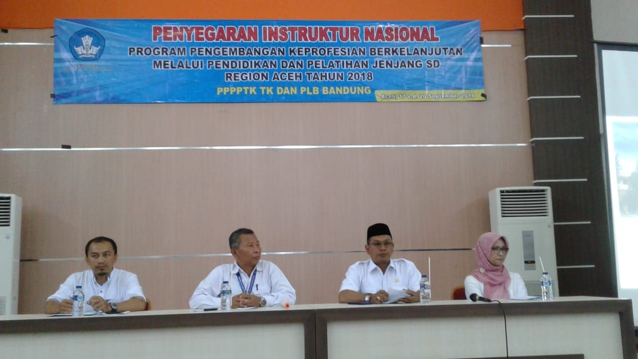 Penyegaran Instruktur Nasional PKB SD Region Aceh yang HOTs