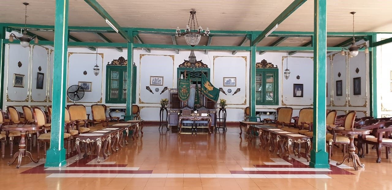 Kraton Kacirebonan – Kota Cirebon