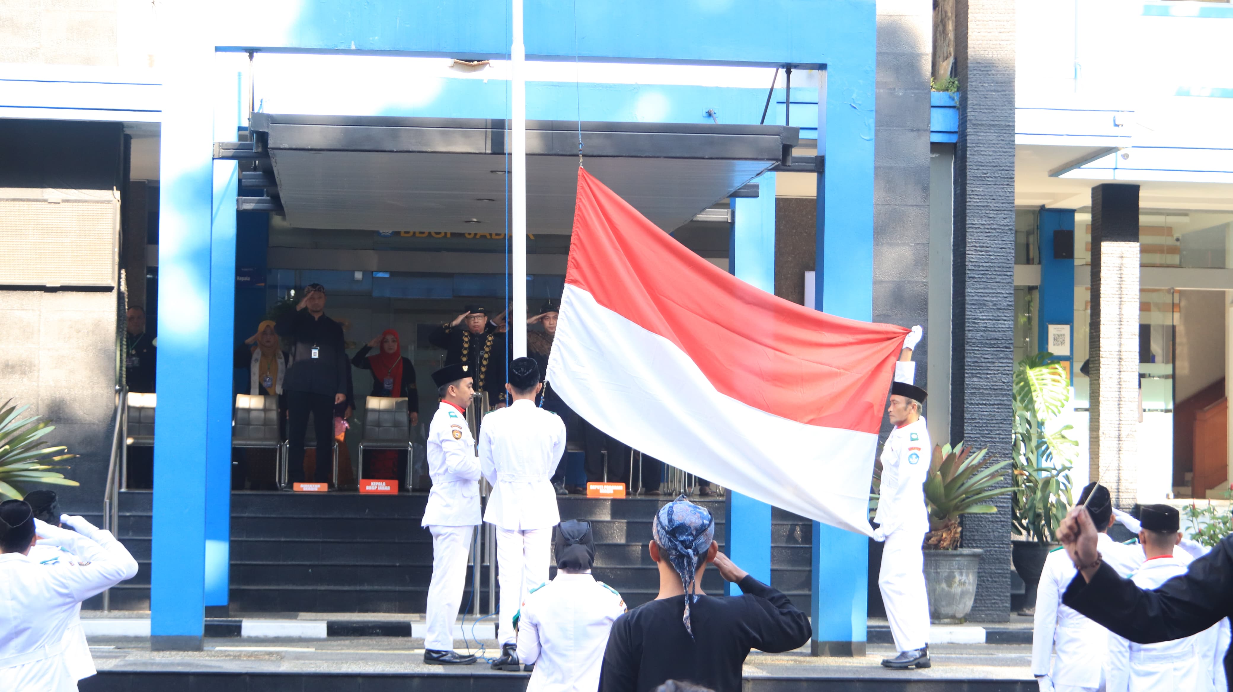Upacara Peringatan Hardiknas 2025 di Lingkungan BBGTK Jabar